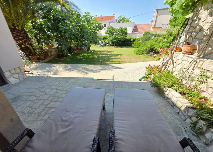 Studio-apartment Mit Terrasse By Interhome Appartement