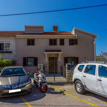 Διαμέρισμα Studio-apartment Mit Terrasse By Interhome
