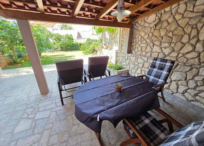 Studio-apartment Mit Terrasse By Interhome 아파트 크리크베니카