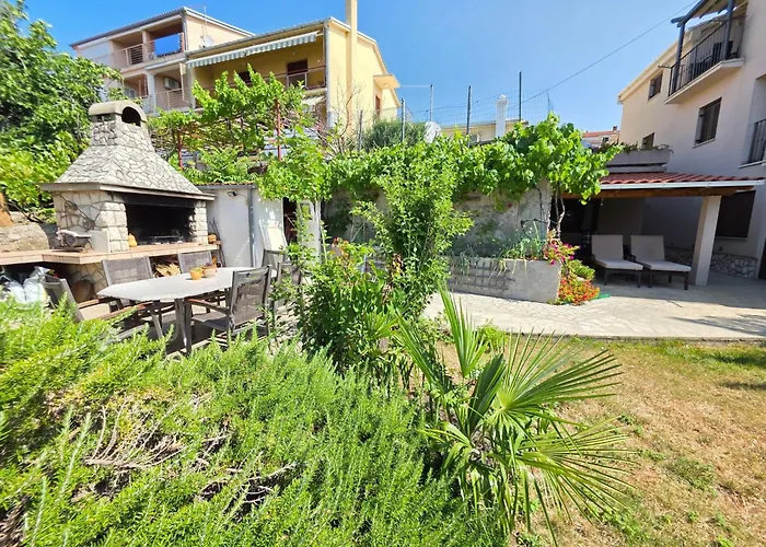 Studio-apartment Mit Terrasse By Interhome